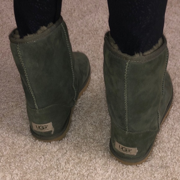 UGGS (medium height) - Picture 8 of 8